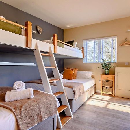 Wisteria View With Hottub & Cabin Sleeps 20 كيبنهام المظهر الخارجي الصورة