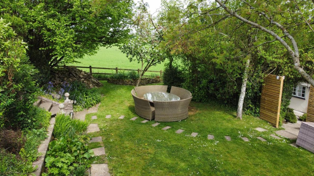 Wisteria View With Hottub & Cabin Sleeps 20 كيبنهام المظهر الخارجي الصورة