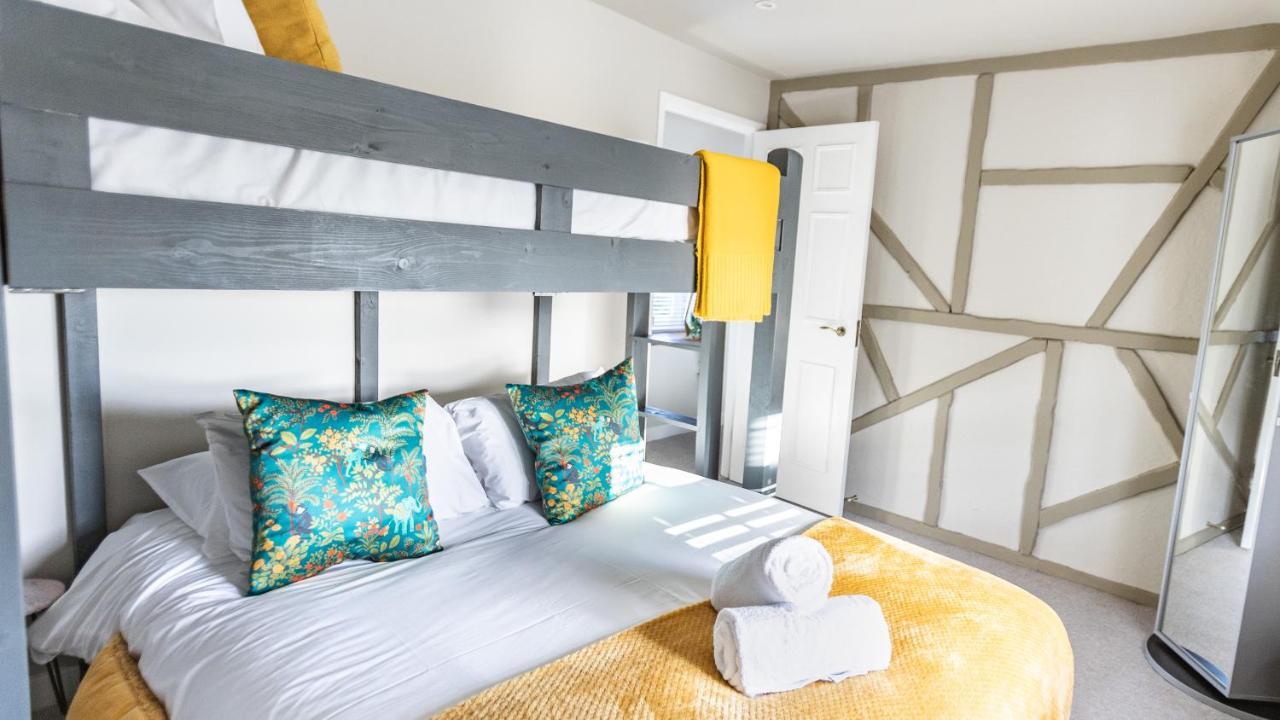 Wisteria View With Hottub & Cabin Sleeps 20 كيبنهام المظهر الخارجي الصورة