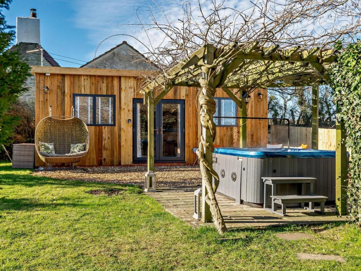 Wisteria View With Hottub & Cabin Sleeps 20 كيبنهام المظهر الخارجي الصورة