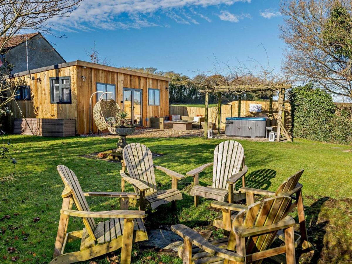 Wisteria View With Hottub & Cabin Sleeps 20 كيبنهام المظهر الخارجي الصورة