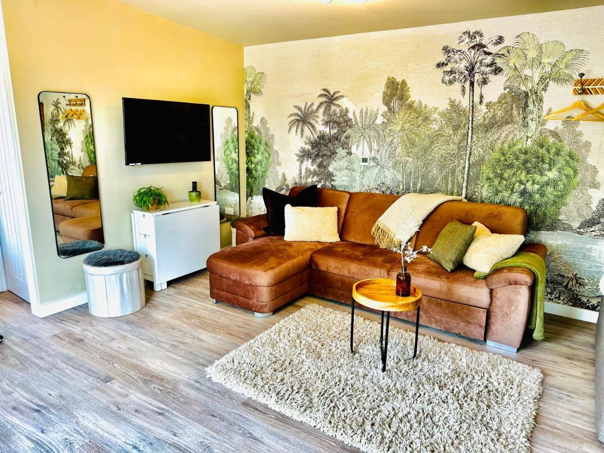 Wisteria View With Hottub & Cabin Sleeps 20 كيبنهام المظهر الخارجي الصورة
