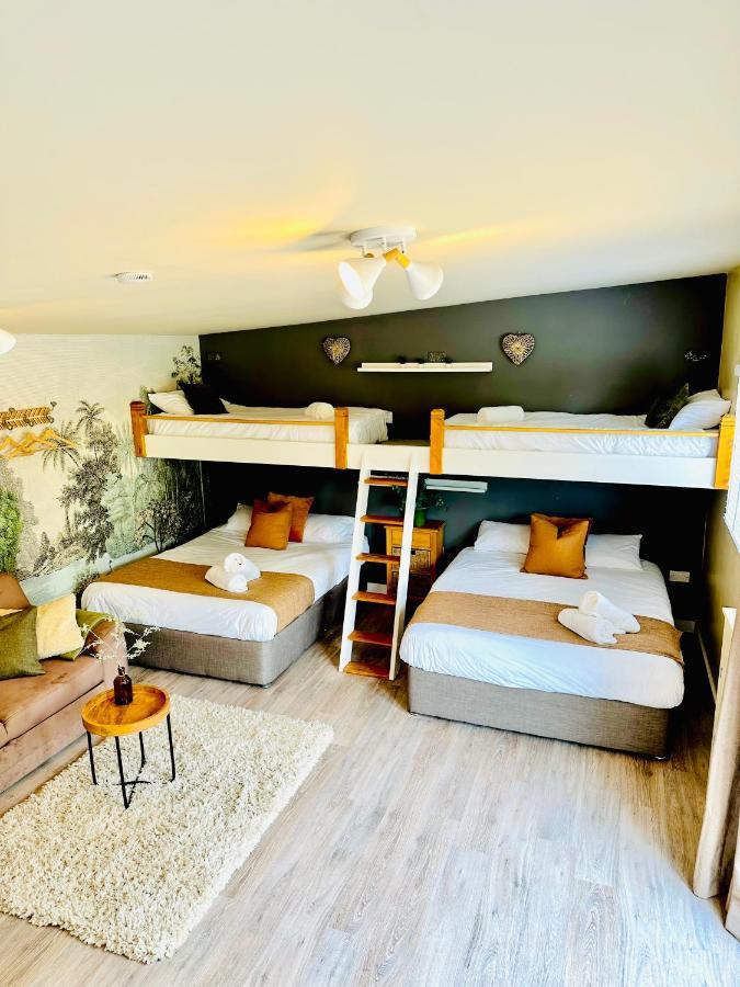 Wisteria View With Hottub & Cabin Sleeps 20 كيبنهام المظهر الخارجي الصورة